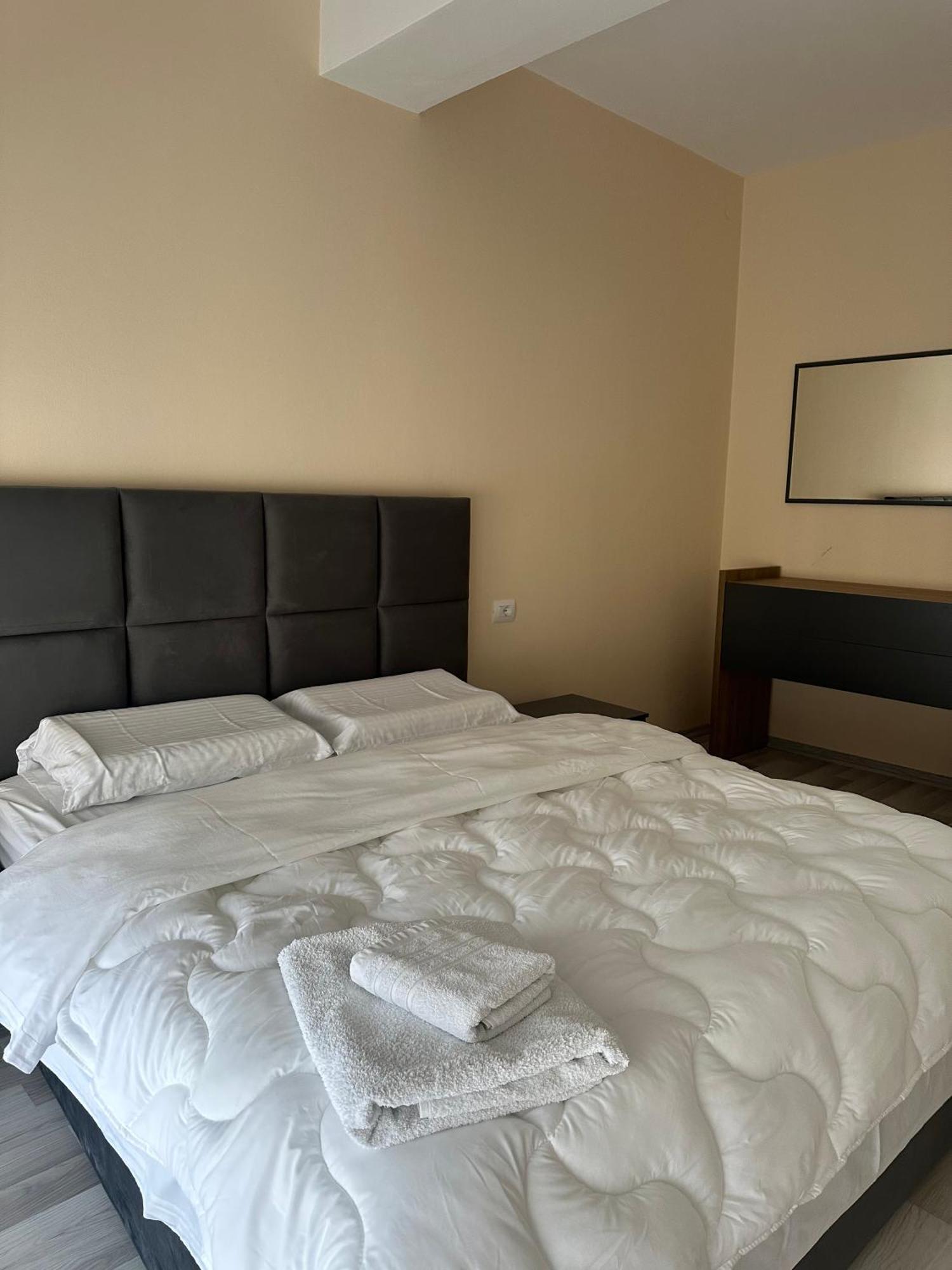 New Bazar - 2 Rooms Apartment Tirana Exterior foto