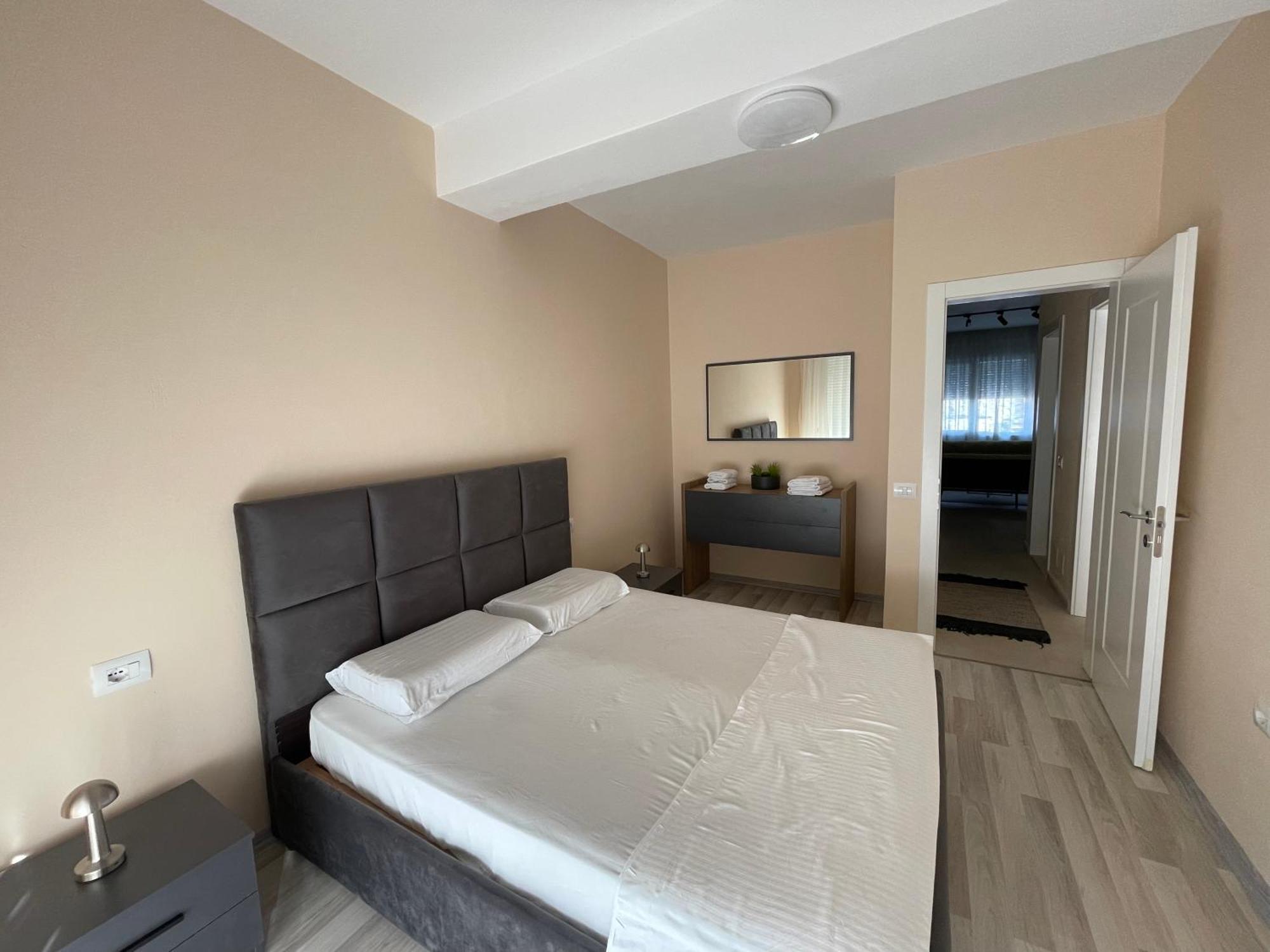 New Bazar - 2 Rooms Apartment Tirana Exterior foto